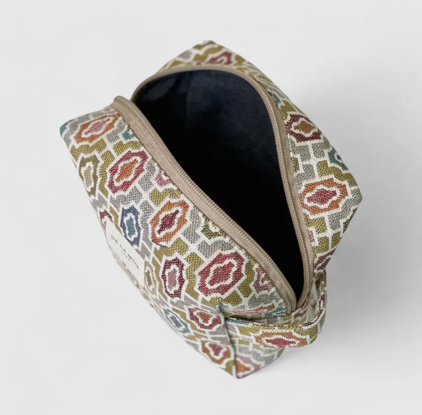 Medium Woven Pattern Toiletry Bag