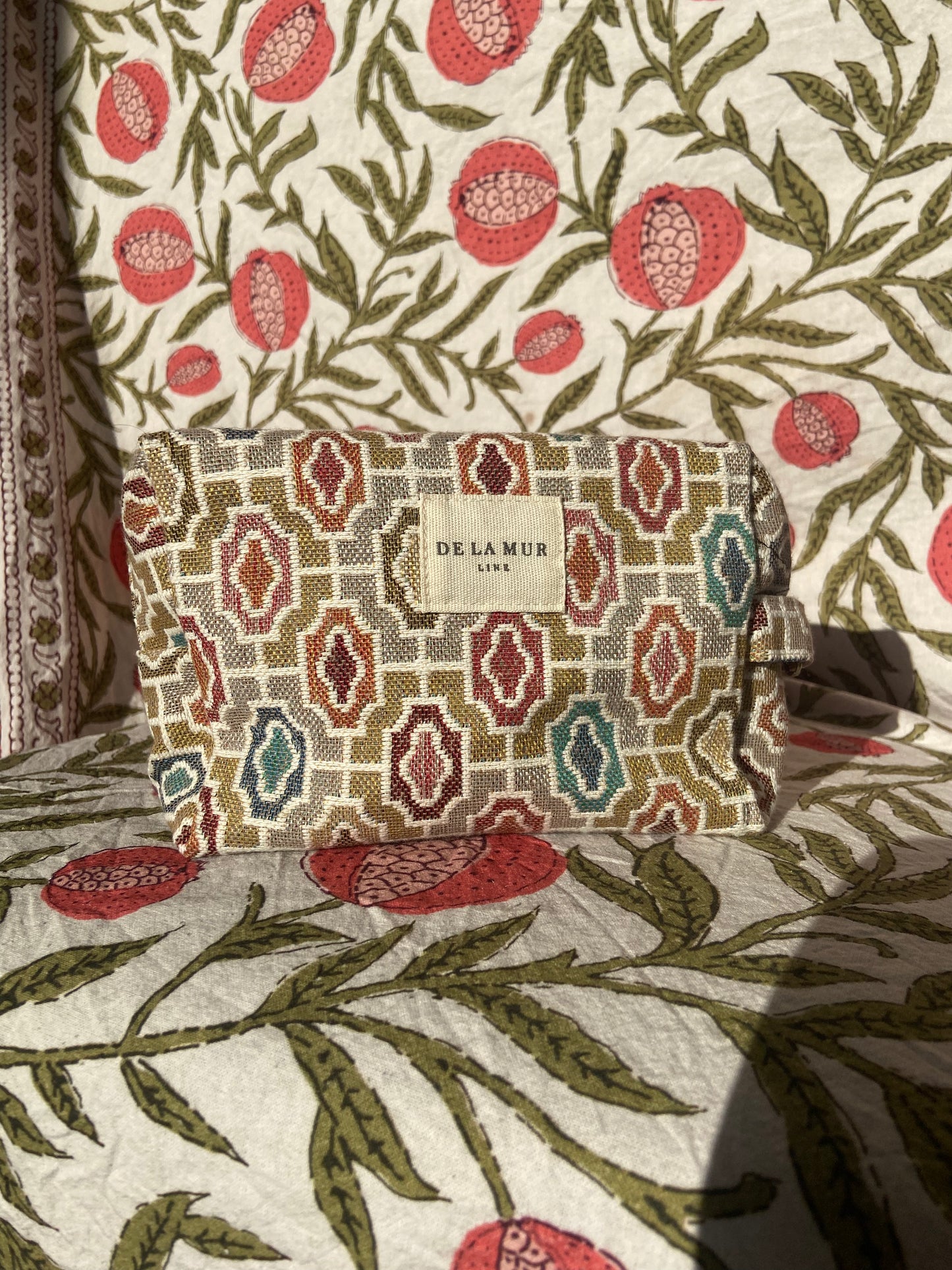 Medium Woven Pattern Toiletry Bag